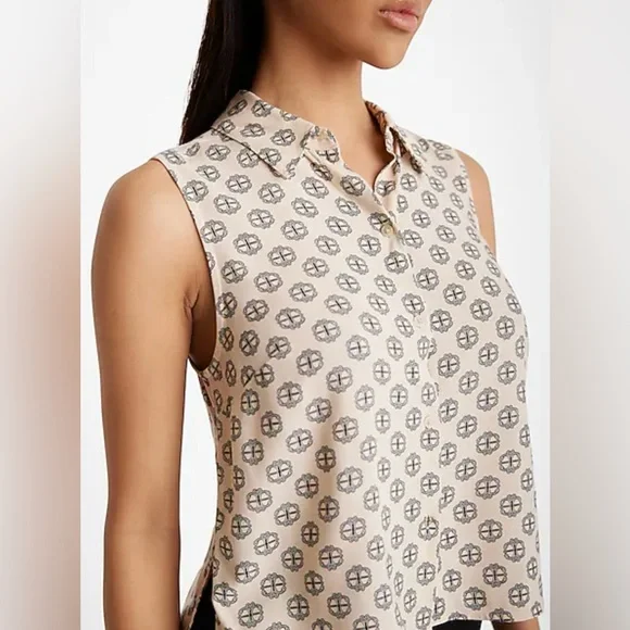 NWT. Express Printed Sleeveless Portofino Shirt. Cream White & Black. Size XS. - Picture 1 of 6